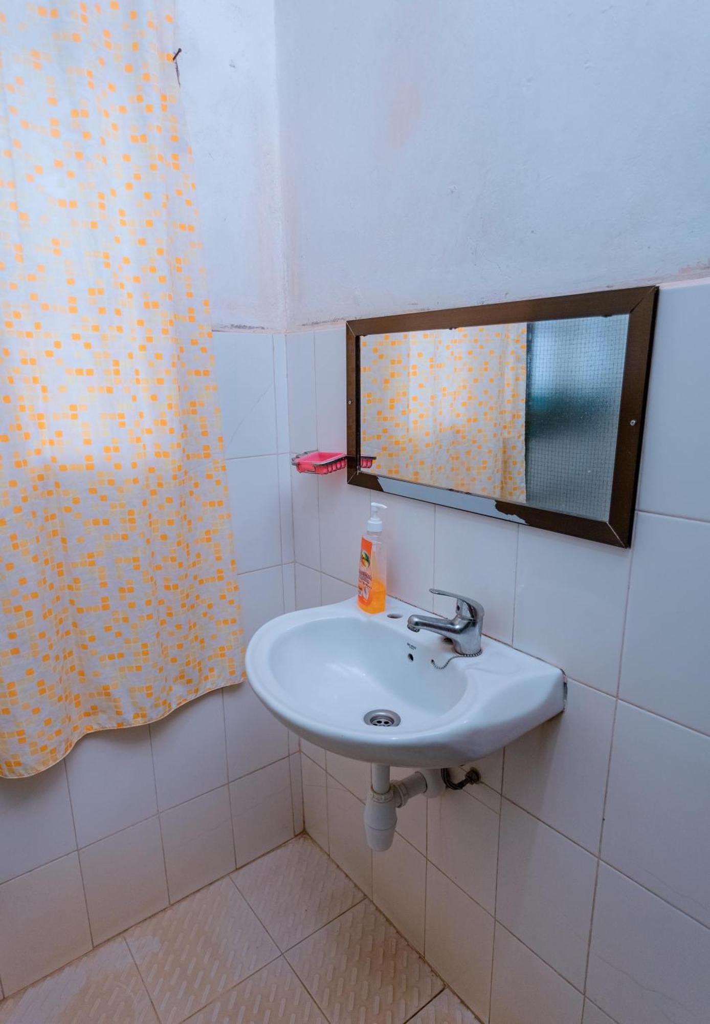 Faraja Homestay- Seamless Comfort In The Heart Of The City - Free Wifi, Warm Hospitality, And Local Delights Await Moshi Eksteriør bilde